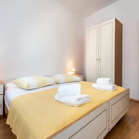 Apartments Gulin Sibenik Exterior photo