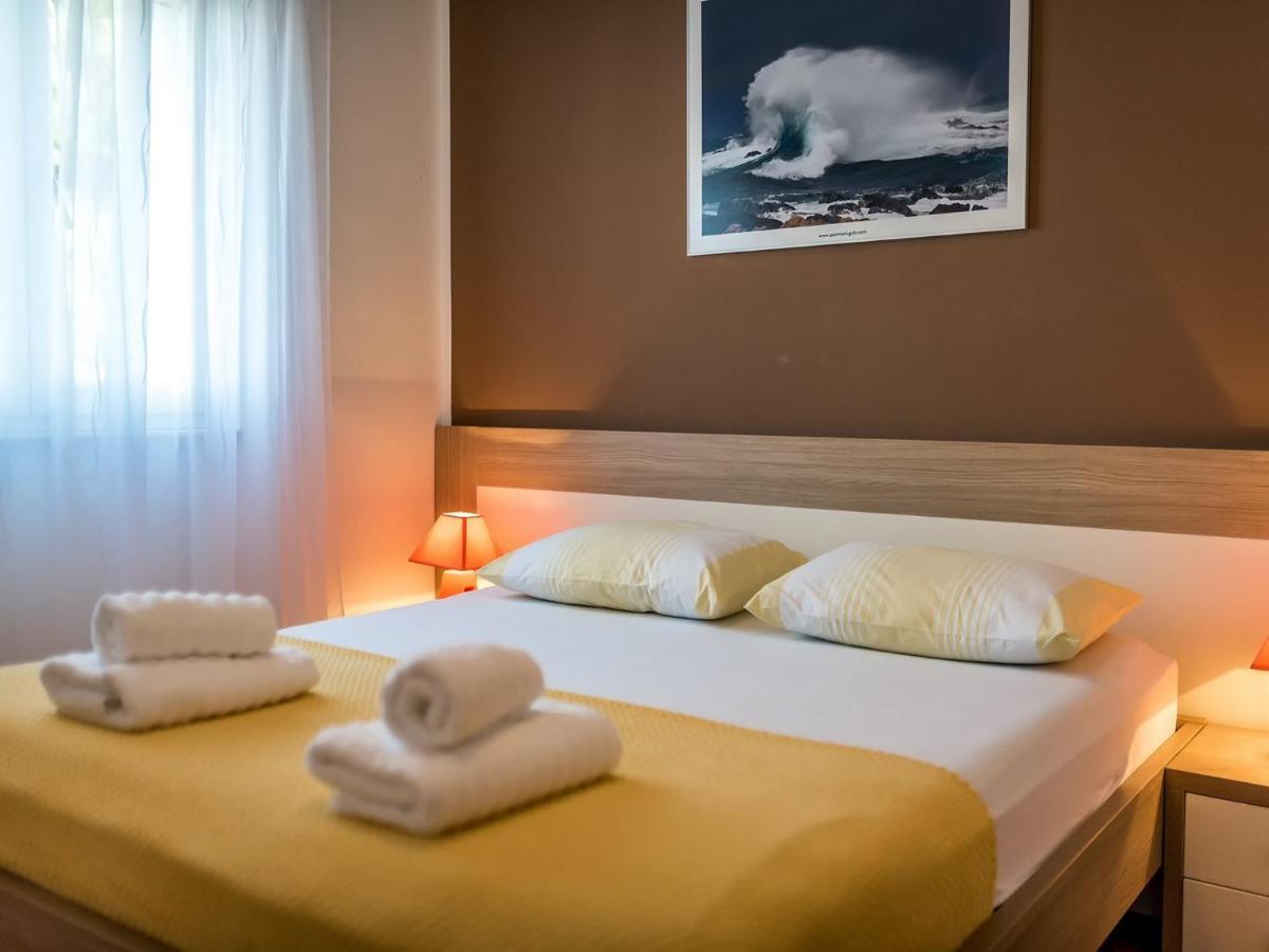 Apartment Gulin *