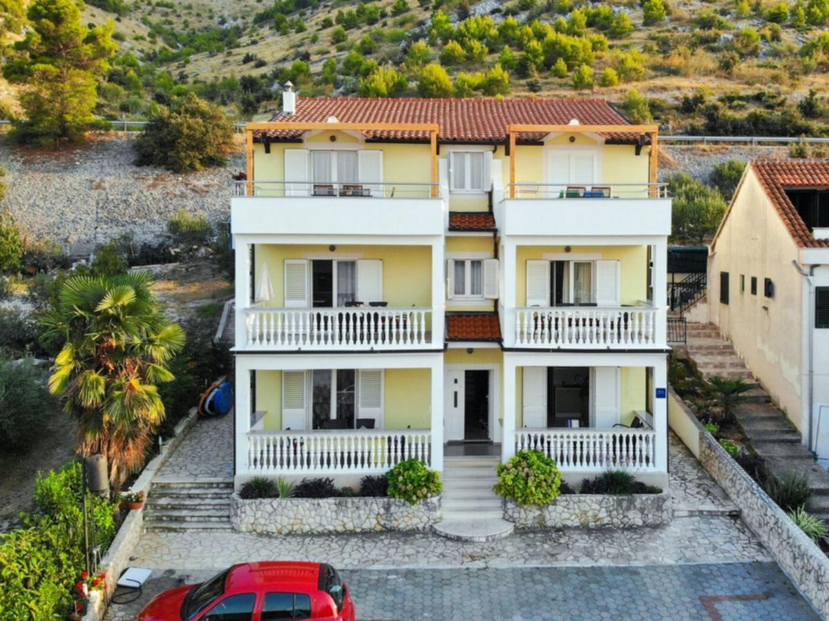 Gulin Apartment